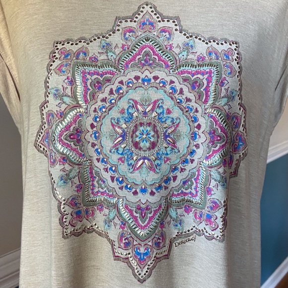 Democracy Top - Picture 2 of 6